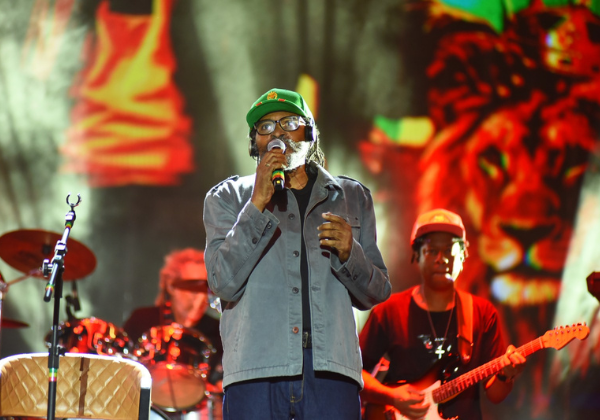 Edson Gomes chama usuários do Bolsa Família de ‘escravos’