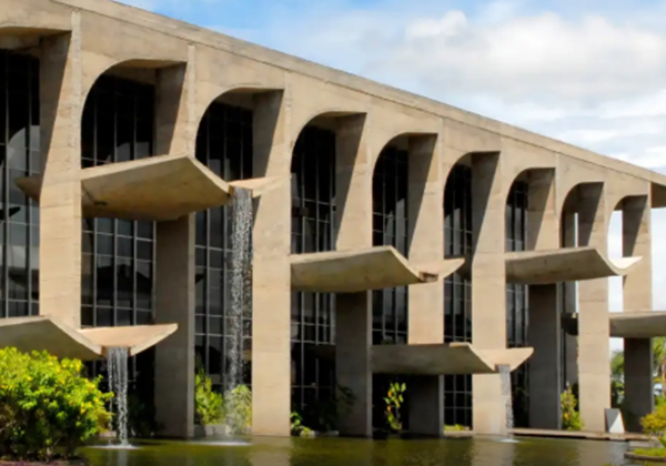 Ministério da Justiça tem arrecadação recorde com leilões de bens apreendidos em 2025