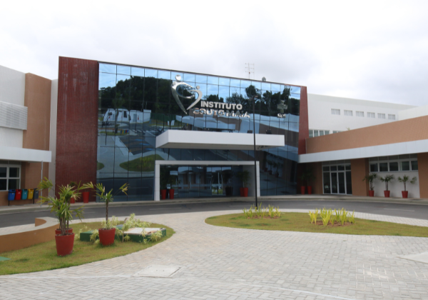 Pacientes com suspeita de intoxicação por metanol são transferidos para Salvador