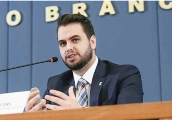 Advogado de Filipe Martins diz que prisão é 'medida de vingança' e critica Moraes