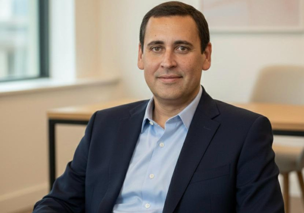 Éden Valadares critica reajuste da passagem em Salvador e compara tarifa com São Paulo