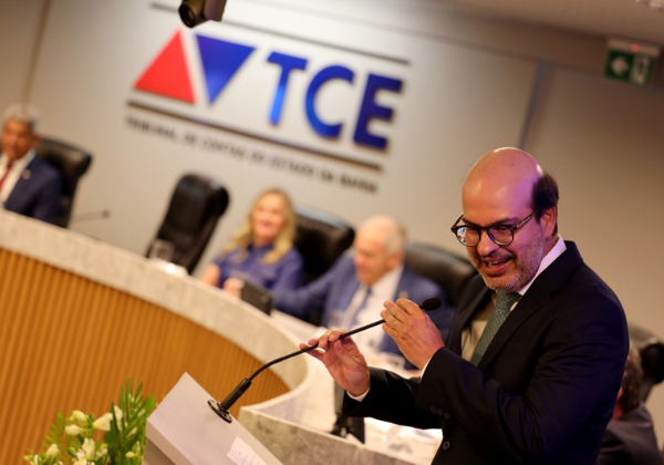 TCE-BA empossa nova Mesa Diretora para o biênio 2026/2027