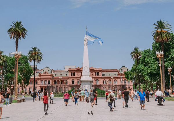 Pobreza em Buenos Aires cai pelo quarto ano seguido, aponta instituto oficial