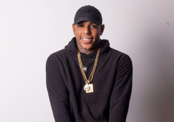 Cantor denuncia racismo em estabelecimento em Salvador: ‘Não gosto de homem preto’ 