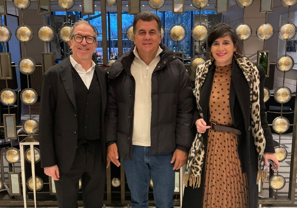 Presidente do Vitória se reúne na Inglaterra com interessados na SAF do clube