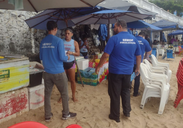 Semop promove ação educativa de ordenamento para ambulantes no Porto da Barra