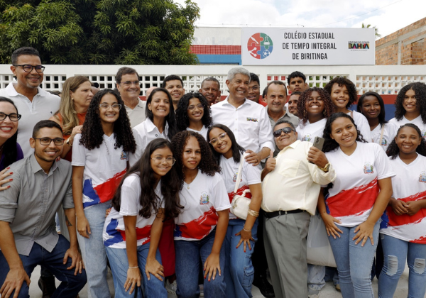 Governo do estado entrega obras e autoriza novos investimentos em município do nordeste baiano
