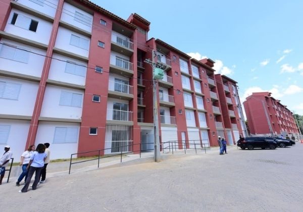 Sessenta e três famílias são contempladas com moradias do Mané Dendê