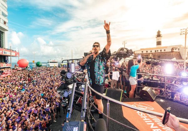 Bloco EVA esgota abadá vip faltando um mês para o Carnaval