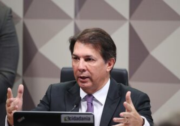 Deputado federal critica gestões do PT na Bahia e aponta abandono de obras