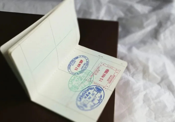 Mais de 100 mil vistos de estrangeiros foram revogados pelos EUA em 2025