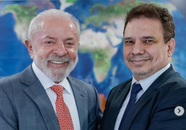 Lula anuncia advogado da Petrobras como novo ministro da Justiça
