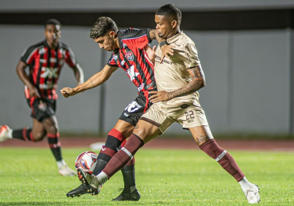 Jacuipense e Vitória empatam sem gols em Pituaçu pelo Baianão