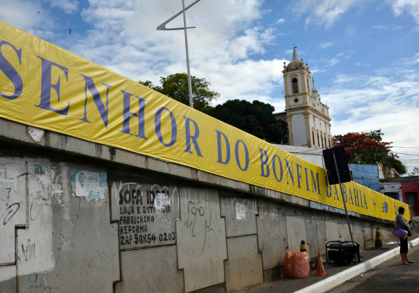 'Fitinha' do Senhor do Bonfim ganha versão ampliada de 85 metros para enfeitar trajeto até a Colina Sagrada
