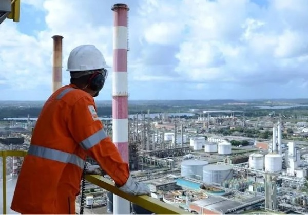Produção industrial da Bahia avança 0,9% em novembro, aponta IBGE