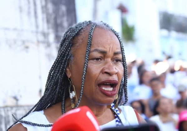 Olívia pede a Senhor do Bonfim 'feminícidio zero' e mais mulheres na política