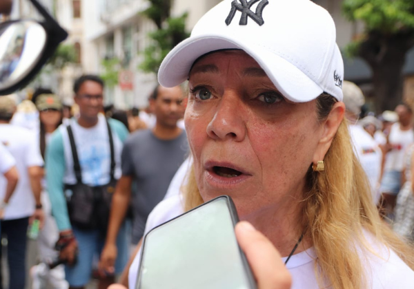 Fabíola Mansur afirma que prefere permanecer no PSB, mas não descarta atuar como cabo eleitoral