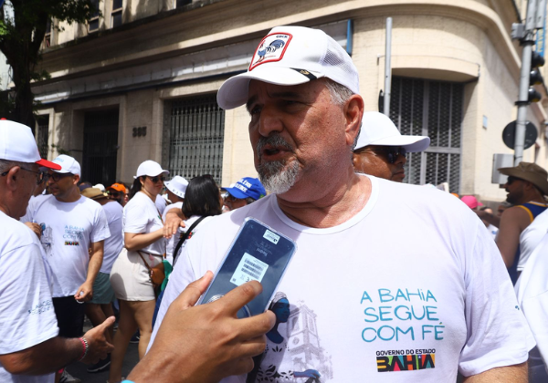 Deputado defende reeleição de Lula e Jerônimo durante Lavagem do Bonfim