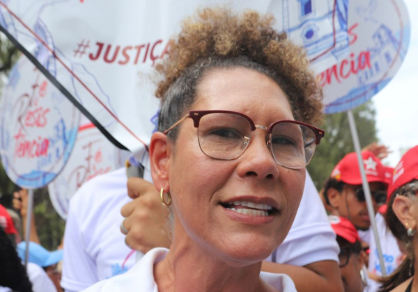 Fabya Reis exalta Lula e Jerônimo durante a Lavagem do Bonfim