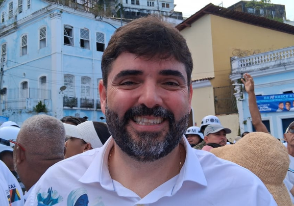'É um compromisso do governador para deixar Salvador uma cidade cada vez melhor', diz Adolpho Loyola na Lavagem do Bonfim