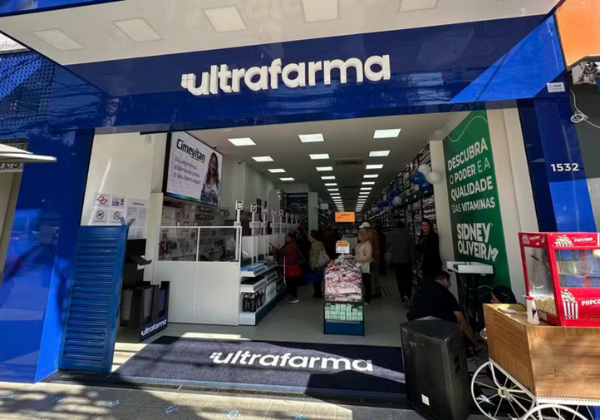 Ultrafarma fecha lojas e aposta em unidade única após prisão do fundador