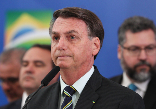 Líder do PL, Carlos Bolsonaro e Nikolas reagem à transferência de ex-presidente para 'Papudinha'