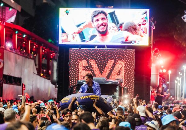 Bloco EVA esgota abadá vip a um mês do Carnaval