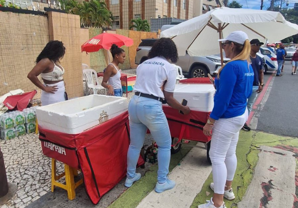 Sedur apreende mais de 3,5 mil peças de publicidade irregular durante a Lavagem do Bonfim