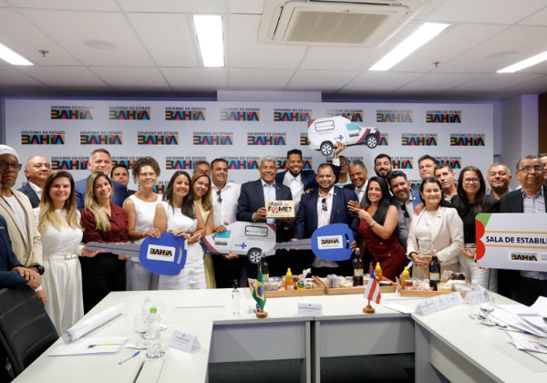 Governador anuncia mais de R$ 20 milhões de investimentos em Santa Cruz da Vitória