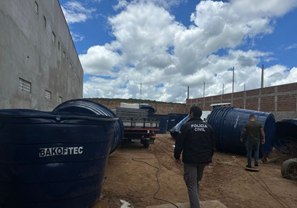 Denúncia leva à apreensão de 41 caixas d’água desviadas