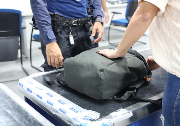 Operação realiza vistorias em bagagens no Aeroporto de Salvador