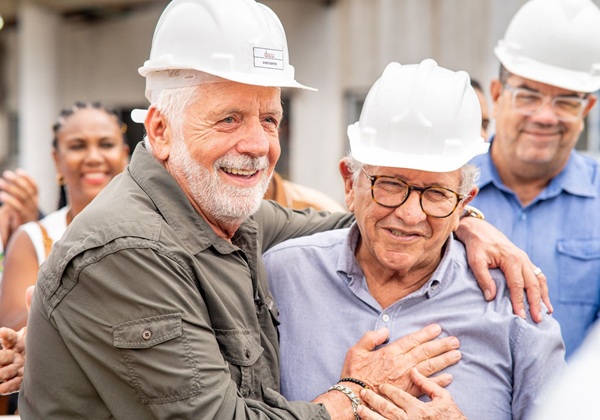 Caetano e Wagner visitam obras da policlínica do munícipio