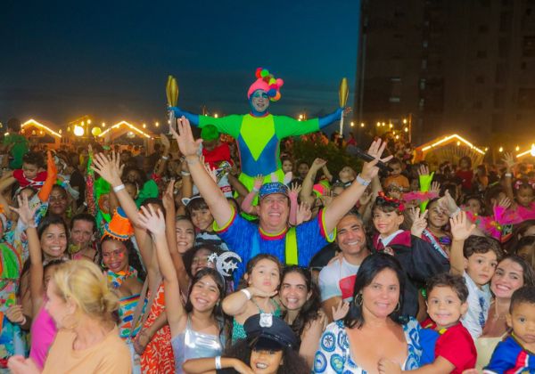'Abre alas' para a criançada tem Tio Paulinho e Tio Elétrico no Terraço do Barra