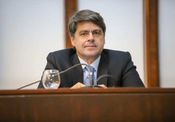 Deputado propõe selo para reconhecer empresas que contratam mulheres vítimas de violência na Bahia