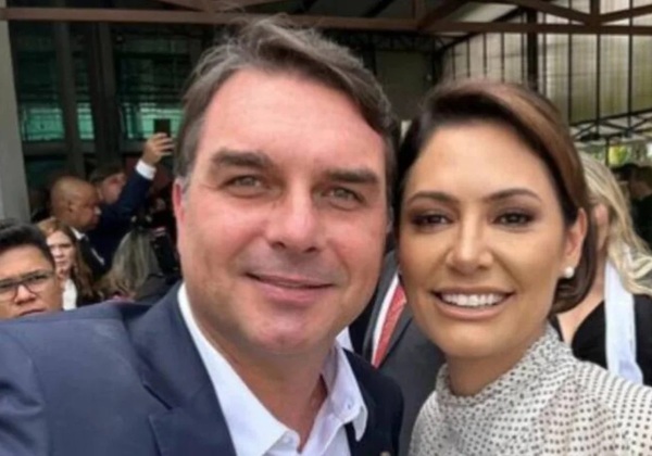 Michelle tem mais chances de reduzir rejeição do que Flávio Bolsonaro, diz especialista