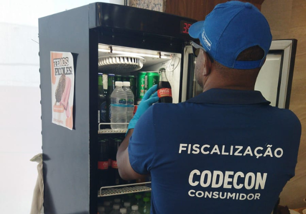 Operação Verão apreende 30 mil produtos impróprios para consumo em Salvador