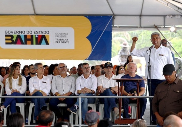 Jerônimo inaugura sistema de abastecimento de água que alcança cinco municípios do Vale do Jiquiriçá