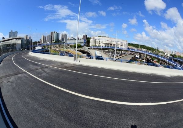 Viaduto que liga a av. ACM ao Acesso Norte é inaugurado