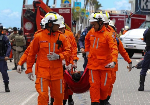 Bombeiros realizam simulado de incêndio na Barra para Carnaval de Salvador 2026