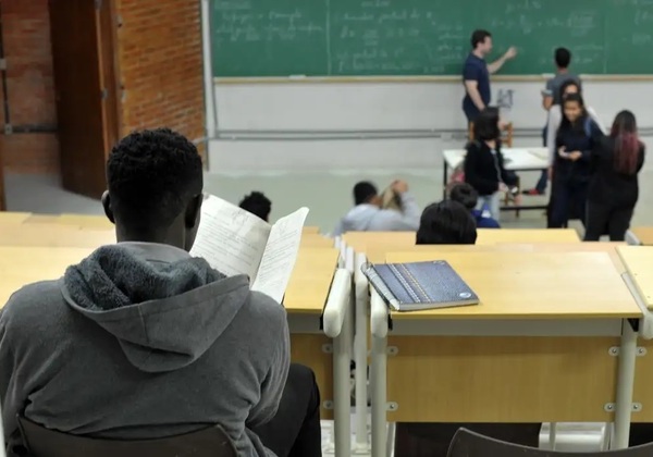 Governo de Santa Catarina tem 48 horas para explicar lei que barra cotas raciais