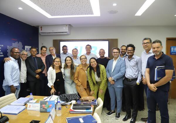 Prefeitos da Bahia reivindicam em Brasília a redução da alíquota do INSS para gestões municipais