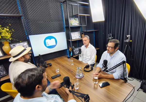 Deputado Daniel Almeida é o convidado desta semana do podcast ‘Pinga Fogo’; assista