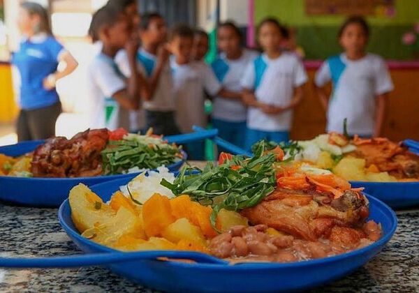 Governo da Bahia destina R$ 50,2 mi para alimentação escolar em compra direta da agricultura familiar