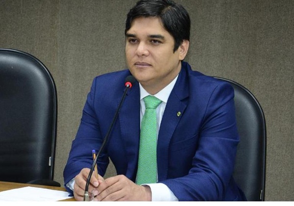 Instituições de ensino devem restituir valores de aluno que desistir do curso