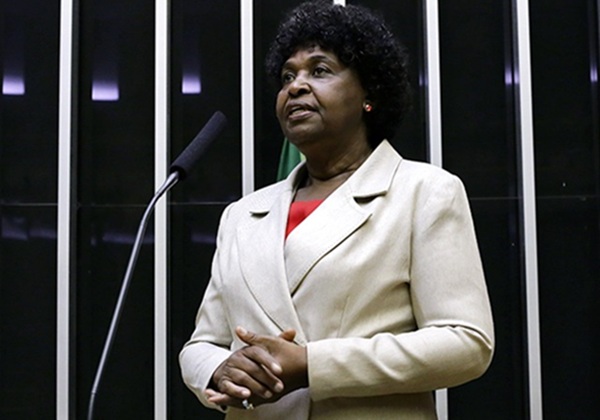 Mesmo evangélica, Benedita não terá campanha ao Senado voltada a igrejas no RJ