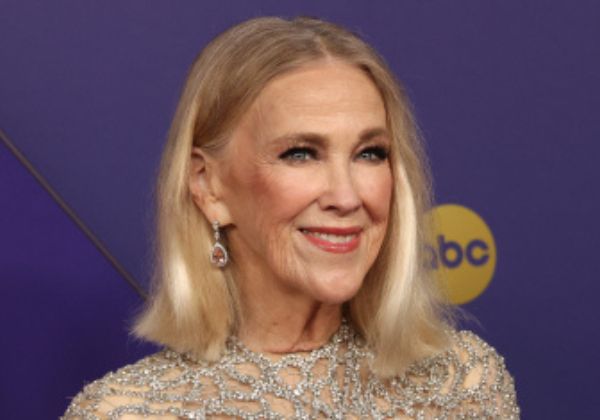 Catherine O’Hara morre aos 71 anos e deixa legado inesquecível na comédia 