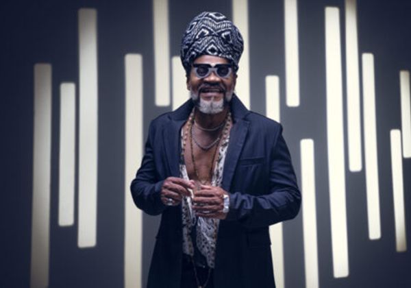 Carlinhos Brown é a atração surpresa do domingo no Circuito Ivete Sangalo