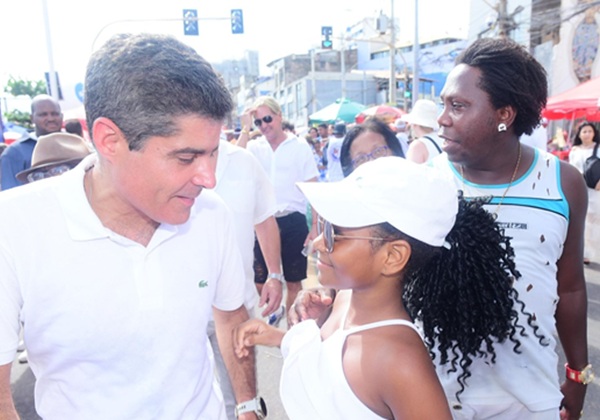 ‘O nosso desejo é ter o senador Angelo Coronel na chapa’, diz ACM Neto