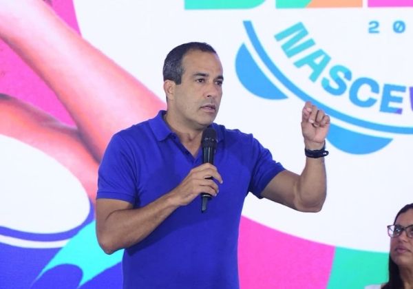 Prefeito diz reconhecer aumento de cachês, mas nega ter pago show milionário de Roberto Carlos