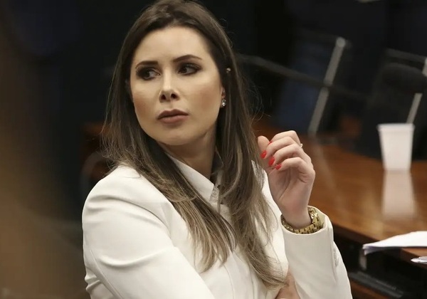 Deputada anuncia saída do PL após ser ‘trocada’ por Carlos Bolsonaro na disputa ao Senado
